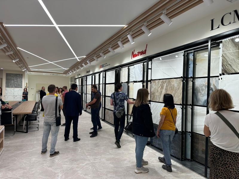 Екатеринбургский завод создал не просто шоурум керамогранита, а вдохновляющее пространство Екатеринбургский завод создал не просто шоурум керамогранита, а вдохновляющее пространство